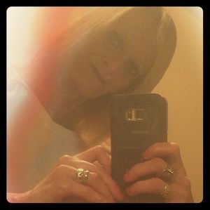 Meet your Posher, Felicia